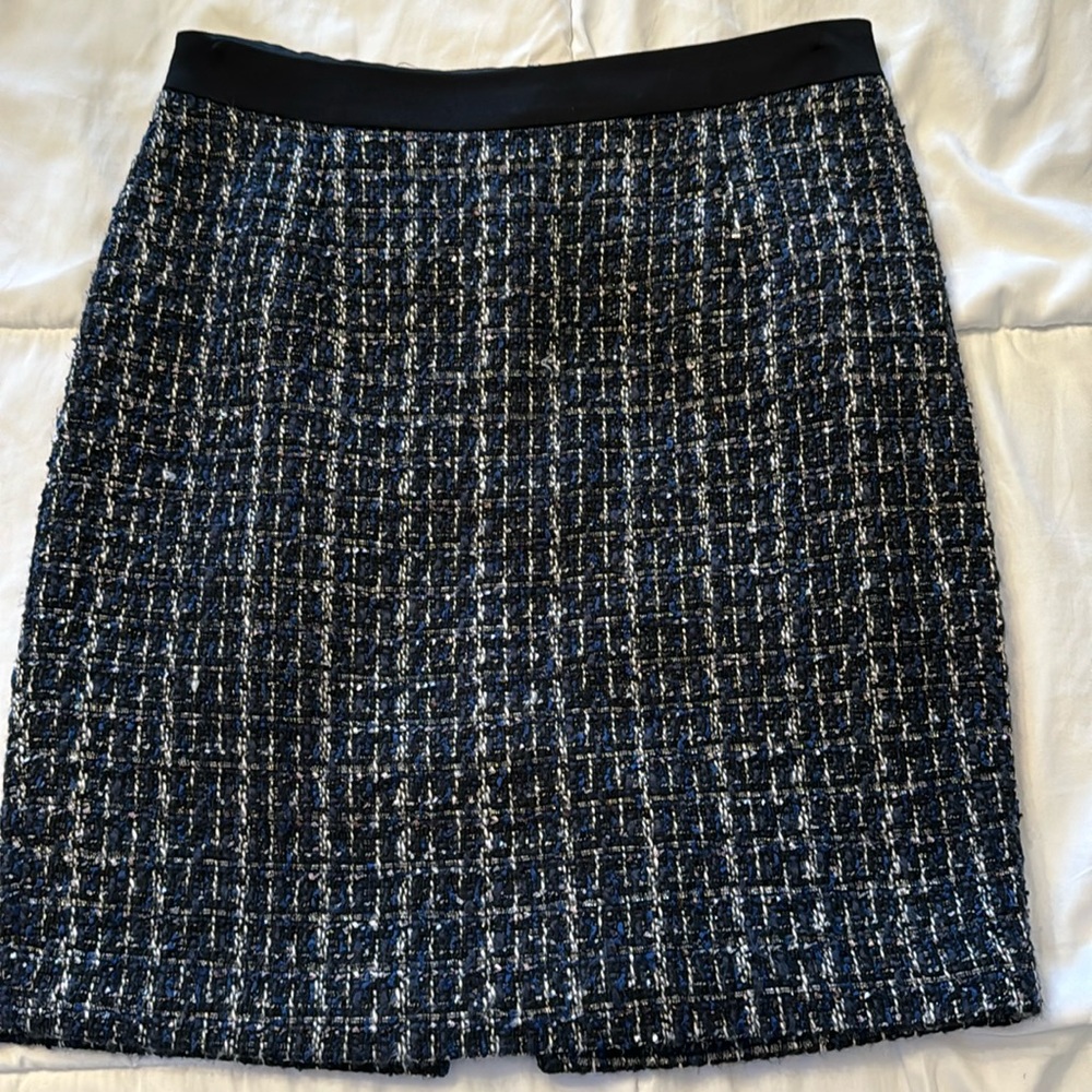 White House Black Market Size 8 tweed pencil skirt